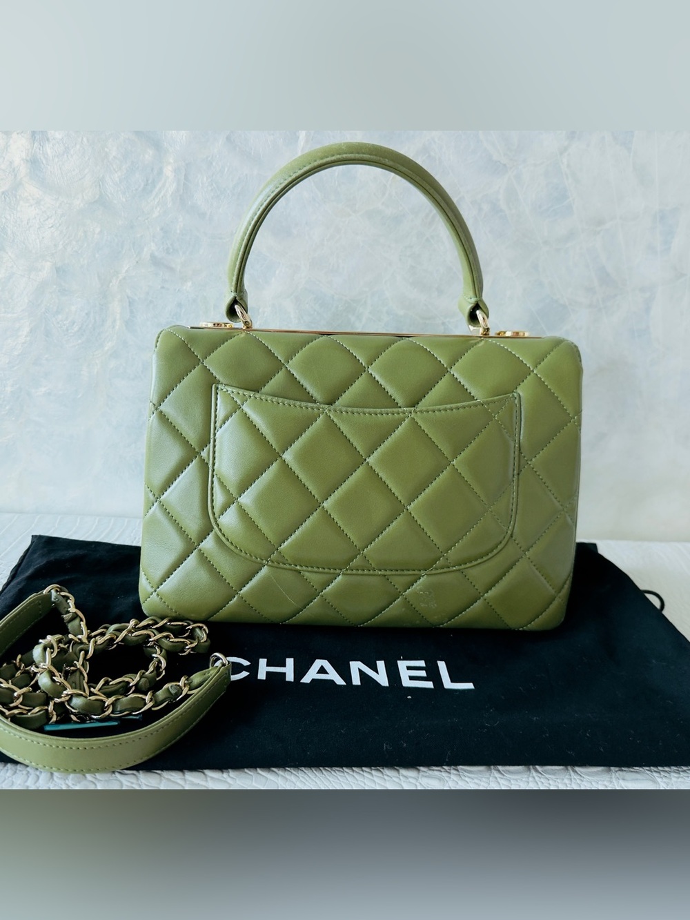 CHANEL Trendy CC Top Handle Olive Green Quilted Shoulder Bag with Gold Hardware - Picture 4 of 17